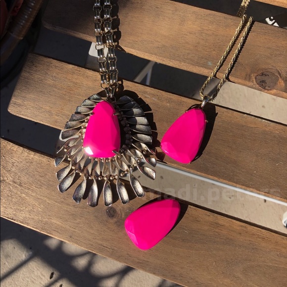 Single Kendra Scott Neon Pink Harlow Stone - Picture 3 of 5